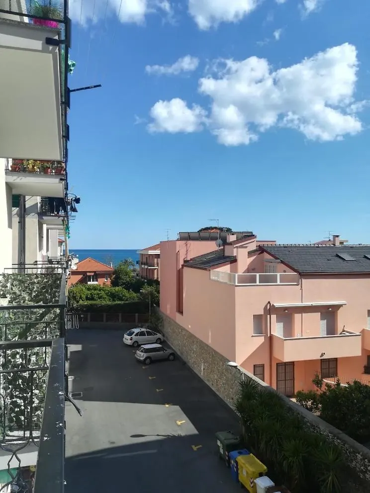 Residence Villa Carmen Fronte Mare A 50 Mt Pietra Ligure Aparthotel