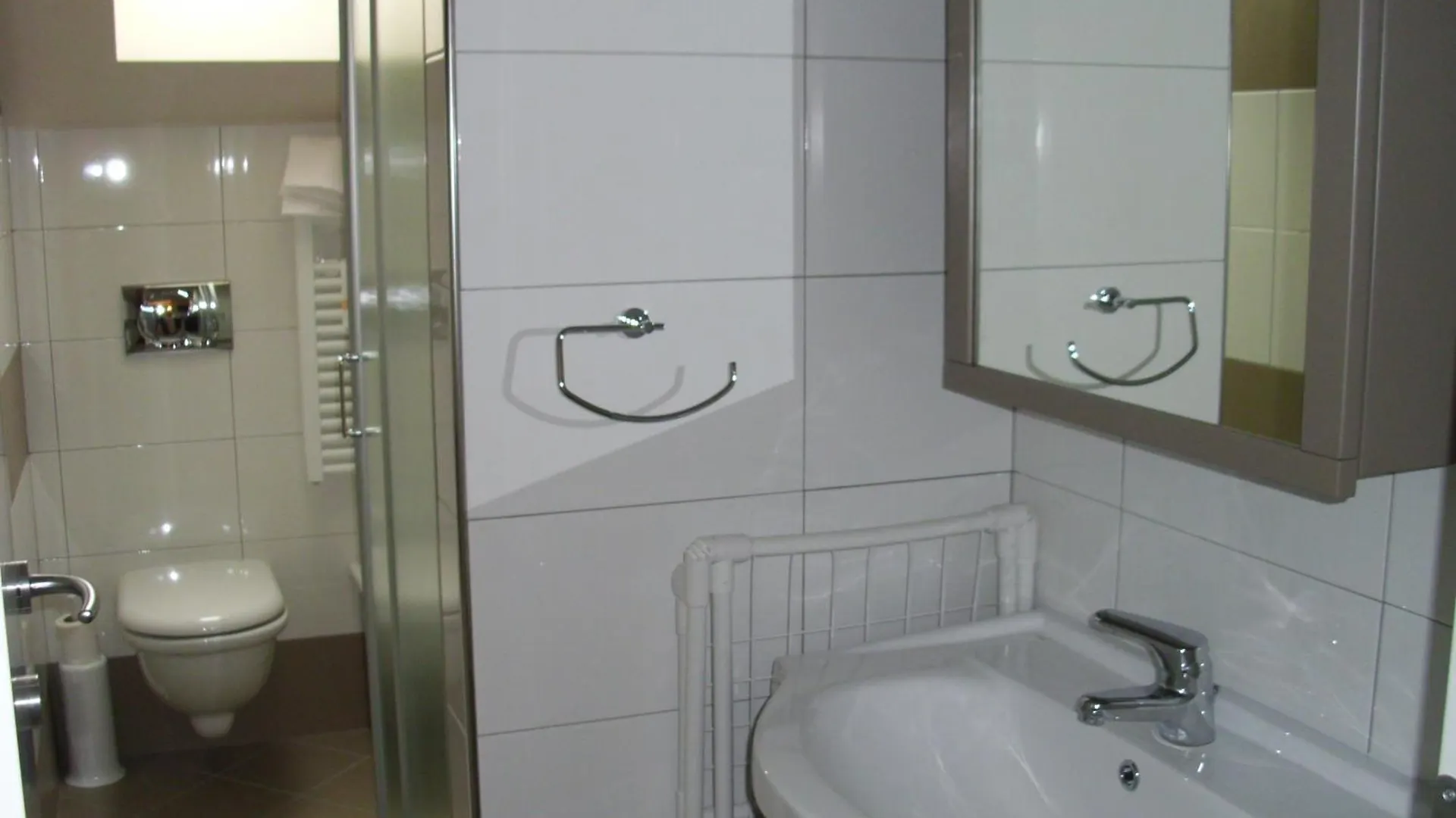 Residence Villa Carmen Fronte Mare A 50 Mt Pietra Ligure Italië