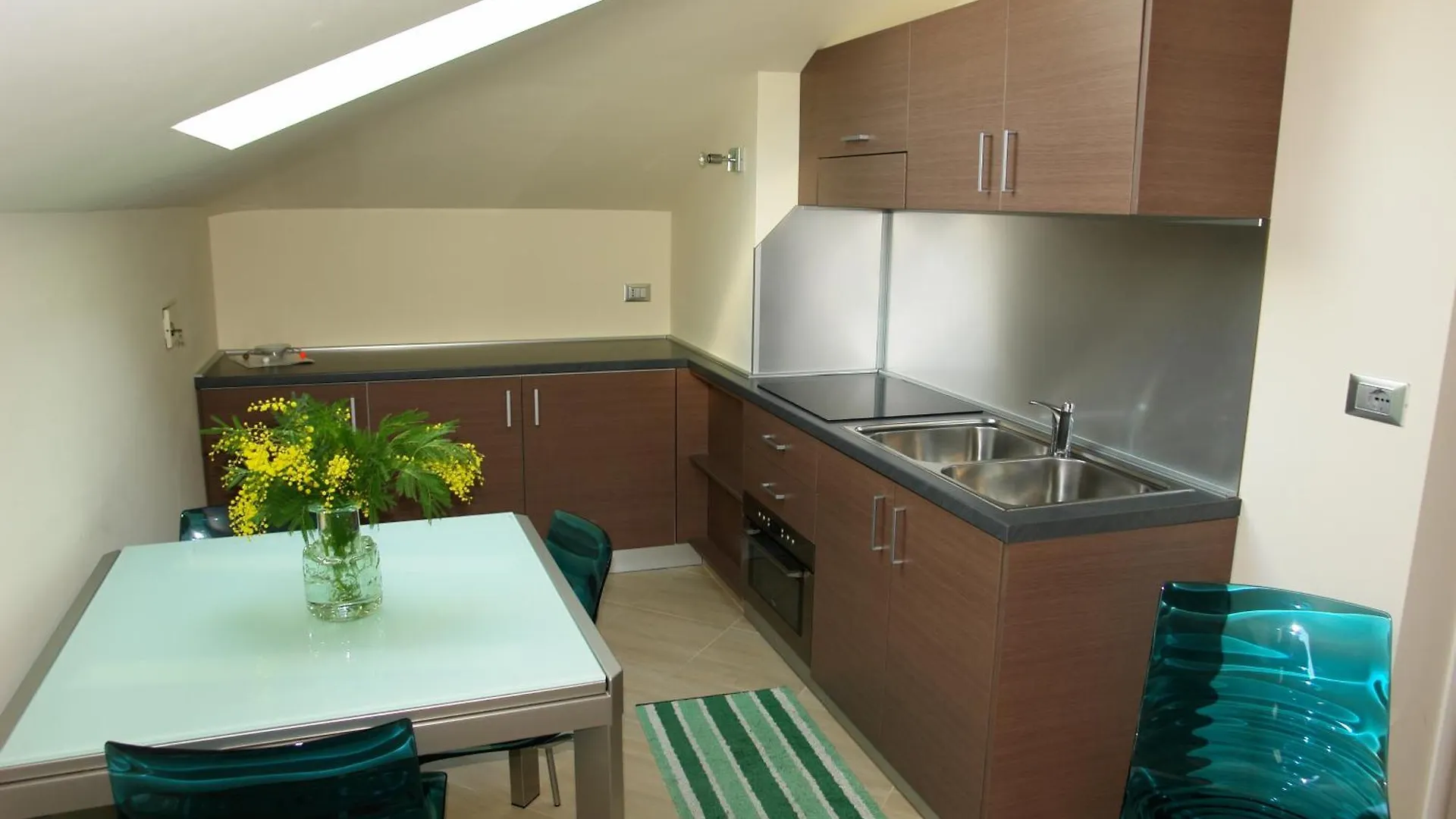 Residence Villa Carmen Fronte Mare A 50 Mt Pietra Ligure 3*,  Italië