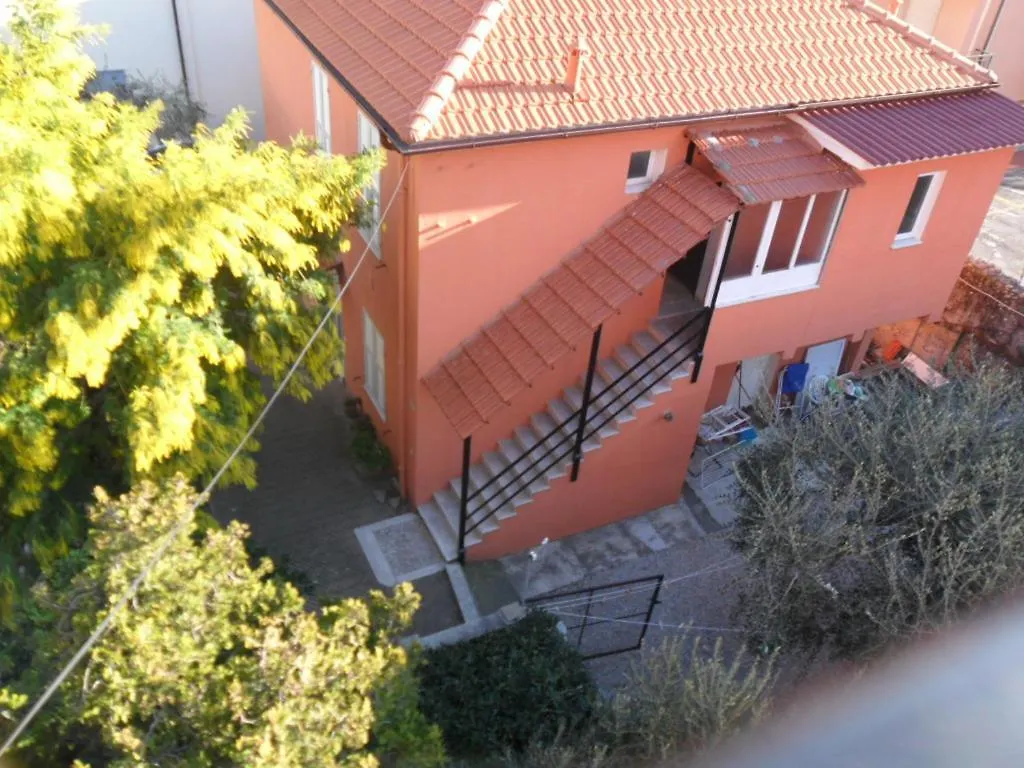 Residence Villa Carmen Fronte Mare A 50 Mt Pietra Ligure Aparthotel
