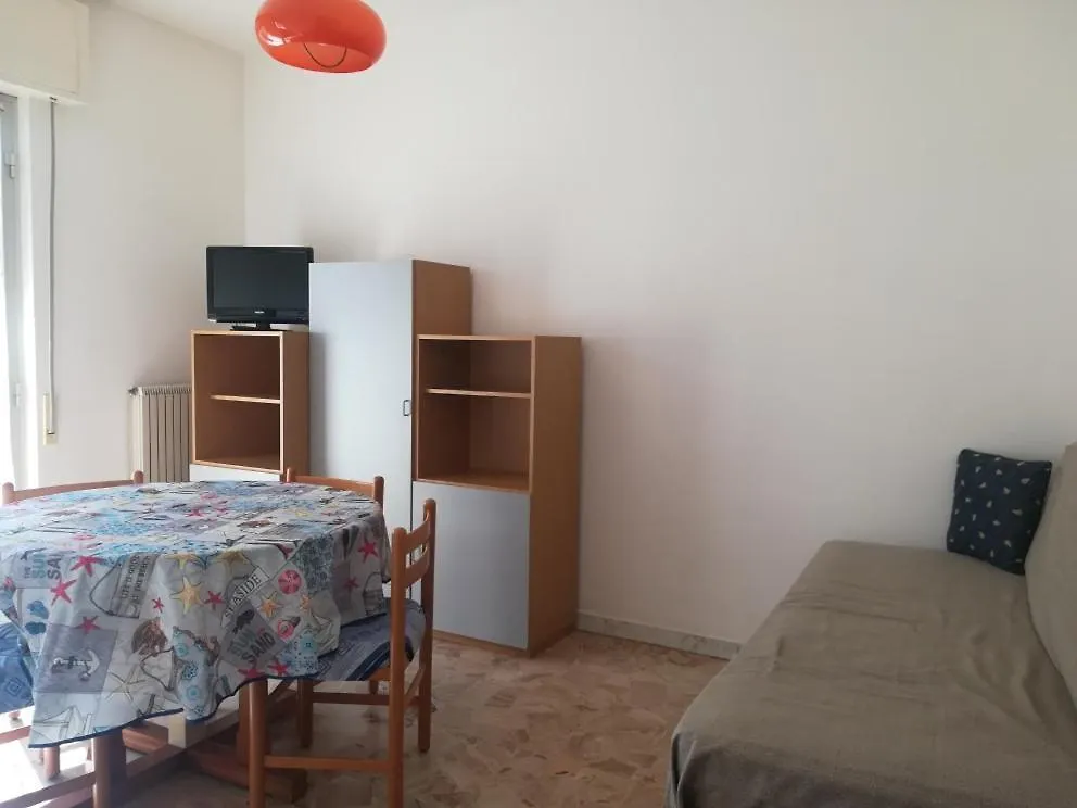 Residence Villa Carmen Fronte Mare A 50 Mt Pietra Ligure 3*,