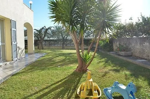 Residence Villa Carmen Fronte Mare A 50 Mt Pietra Ligure 3*,