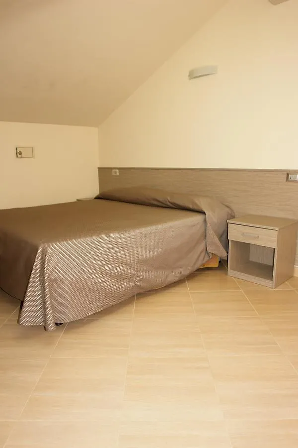 Residence Villa Carmen Fronte Mare A 50 Mt Pietra Ligure Aparthotel