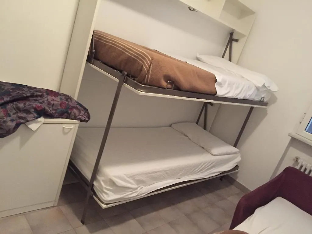 Residence Villa Carmen Fronte Mare A 50 Mt Pietra Ligure Italie
